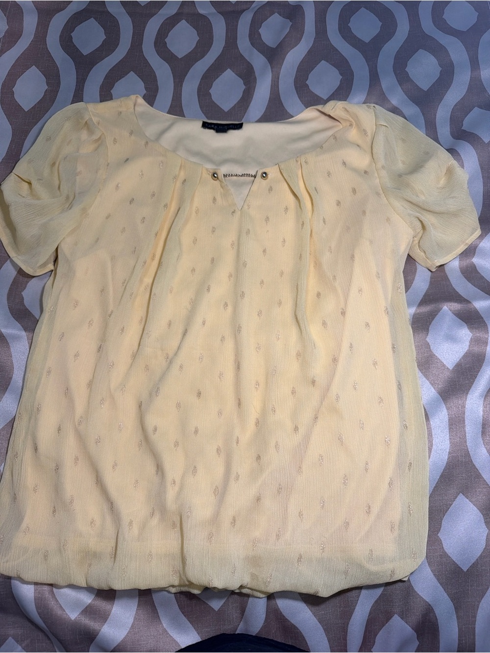 Sara Michelle Pale Yellow Short Sleeve Blouse with Keyhole Accent